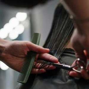 Home hair by quintin hairtrimming 300x300